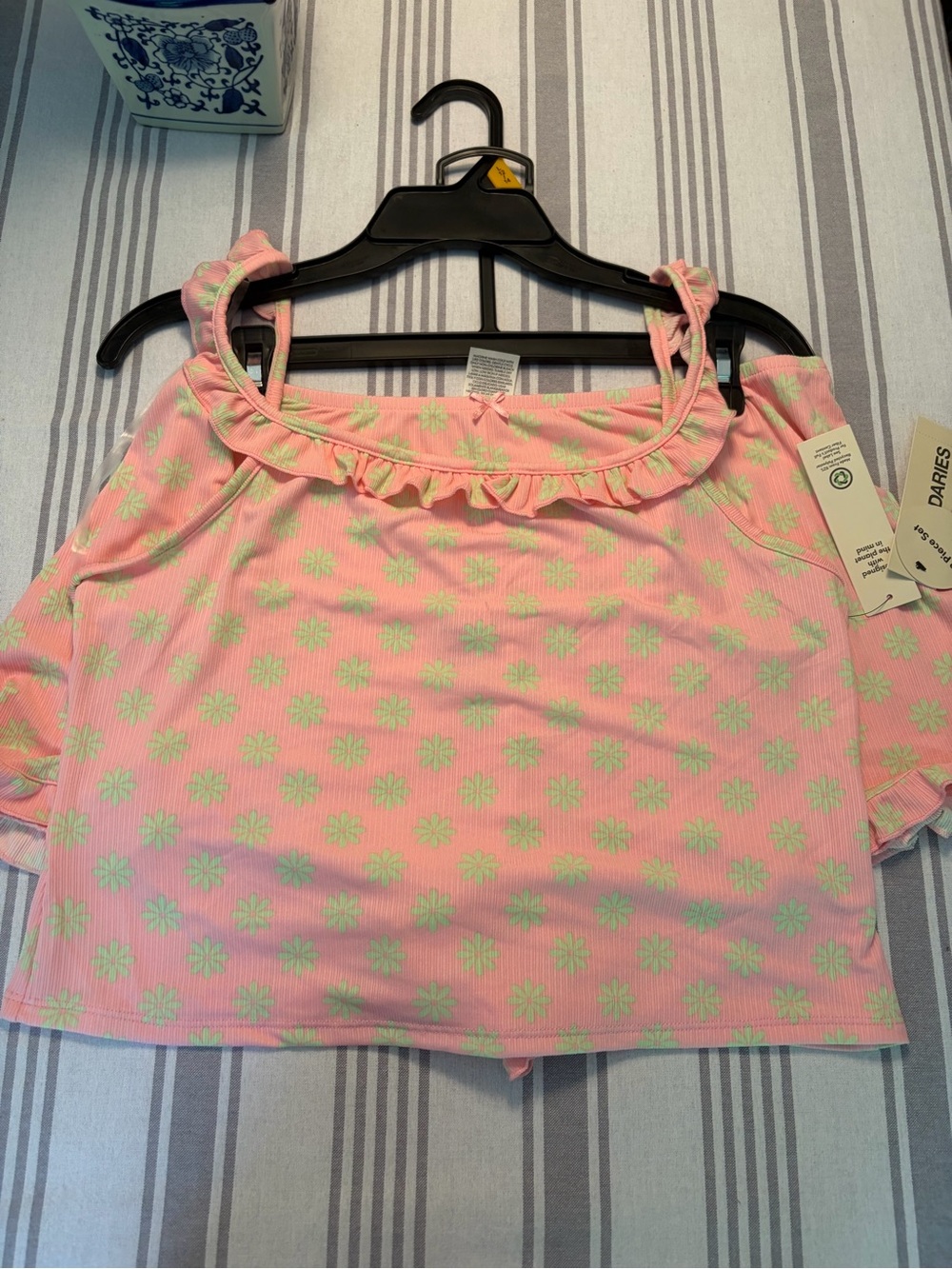 Womans Pink Floral Ruffle Cold-Shoulder pj set
